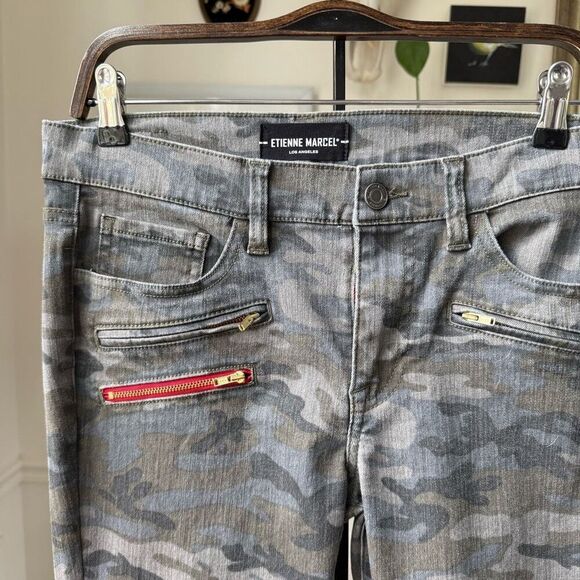 Etienne Marcel Zippered Camouflage Jeans $228 29 - Picture 3 of 9